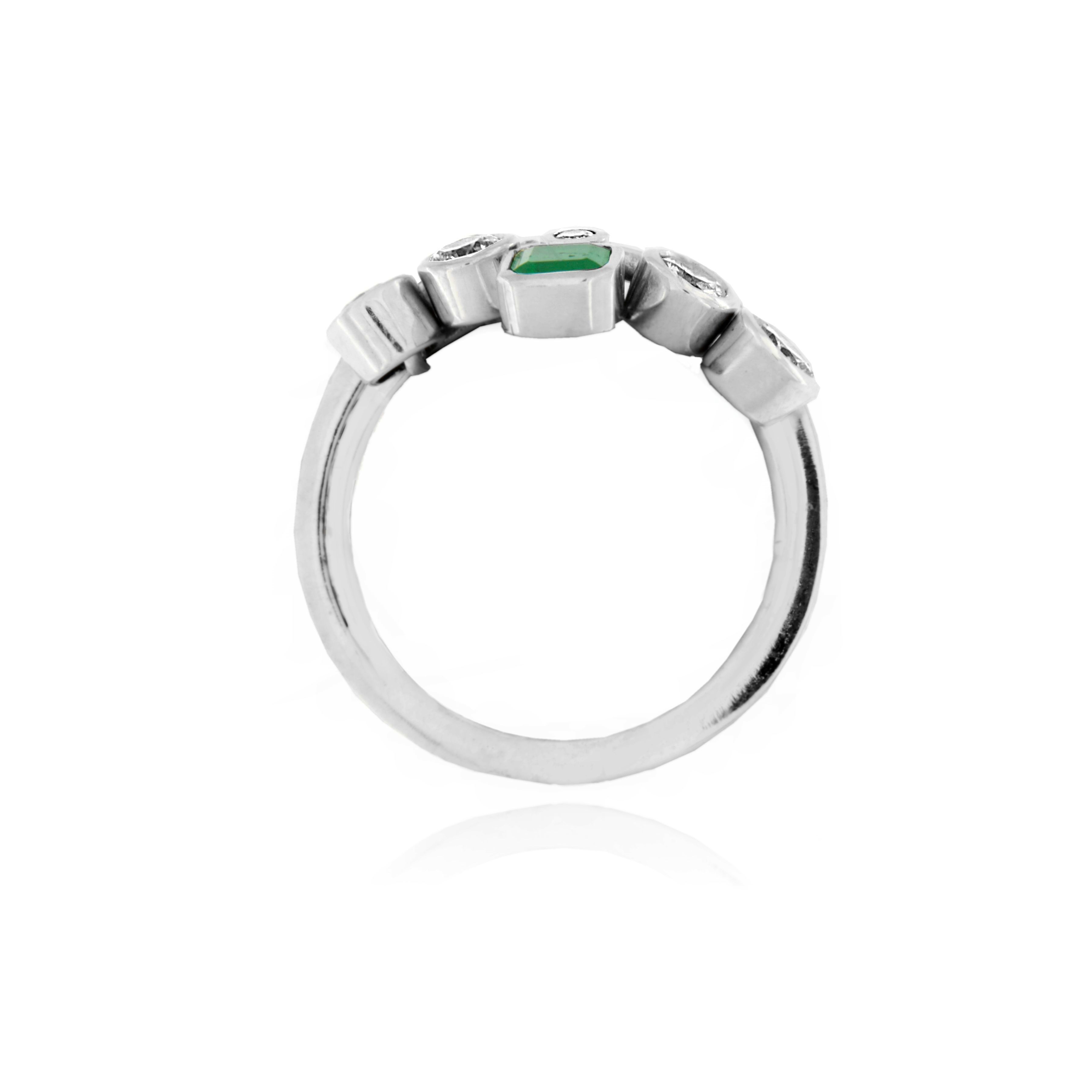 Riviera in Oro Bianco 18K con Smeraldo ct 0.25 e Diamanti ct 0.65 H VS - immagine 3